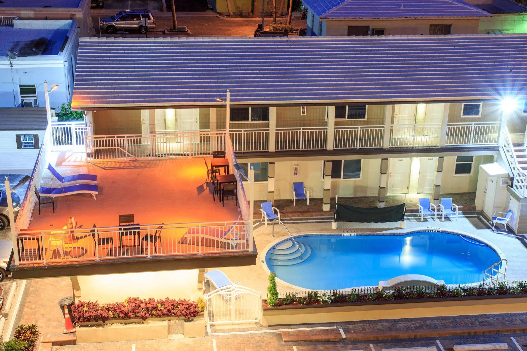 Caribbean Resort Suites Голливуд Экстерьер фото