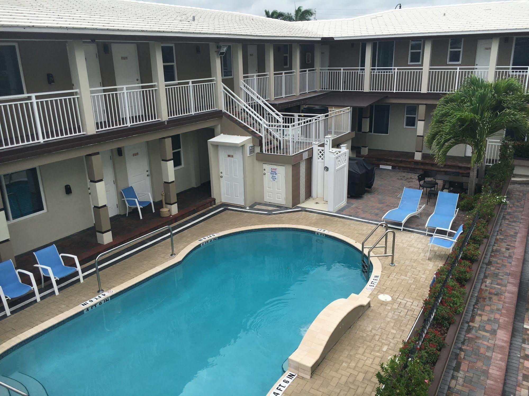 Caribbean Resort Suites Голливуд Экстерьер фото