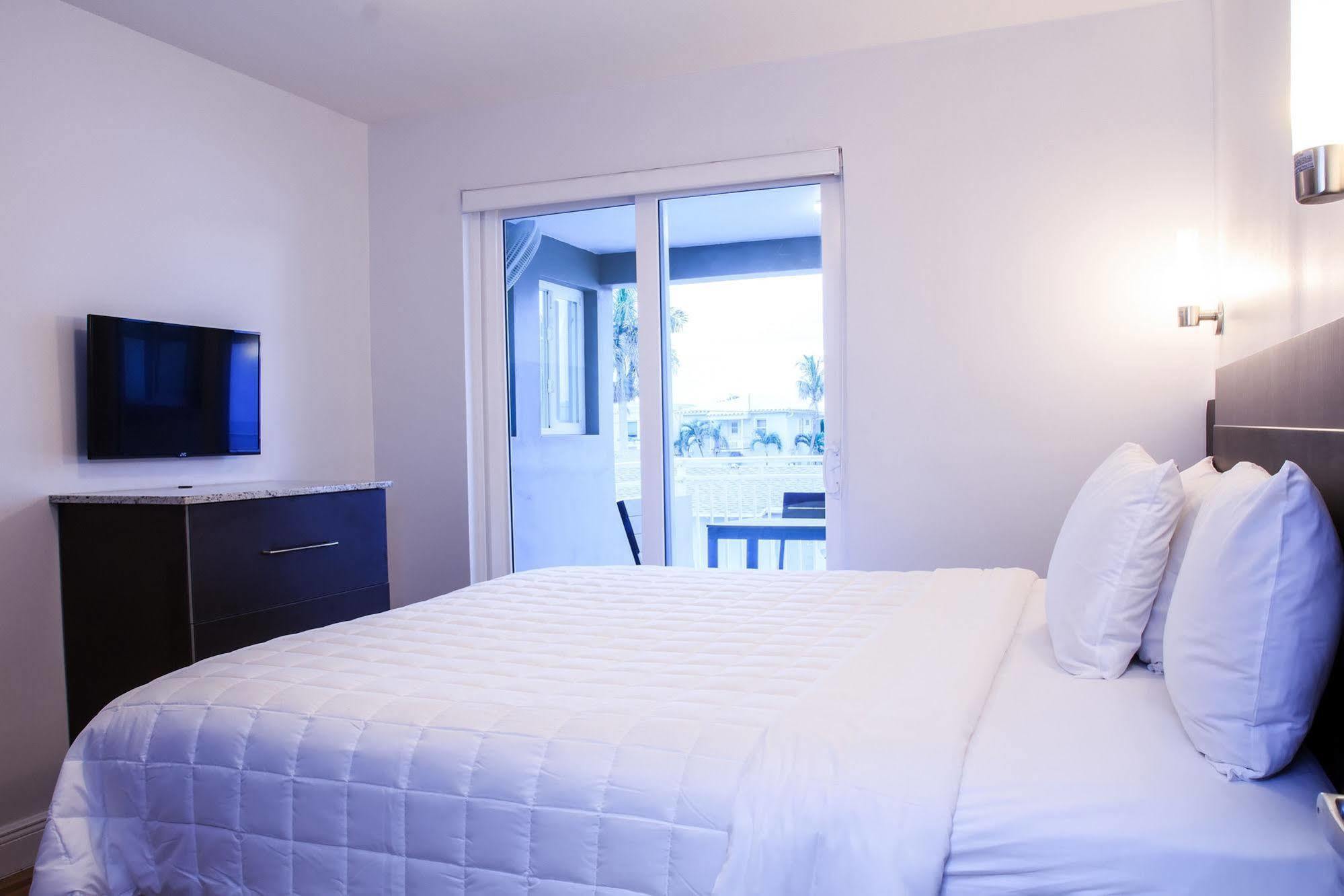 Caribbean Resort Suites Голливуд Экстерьер фото