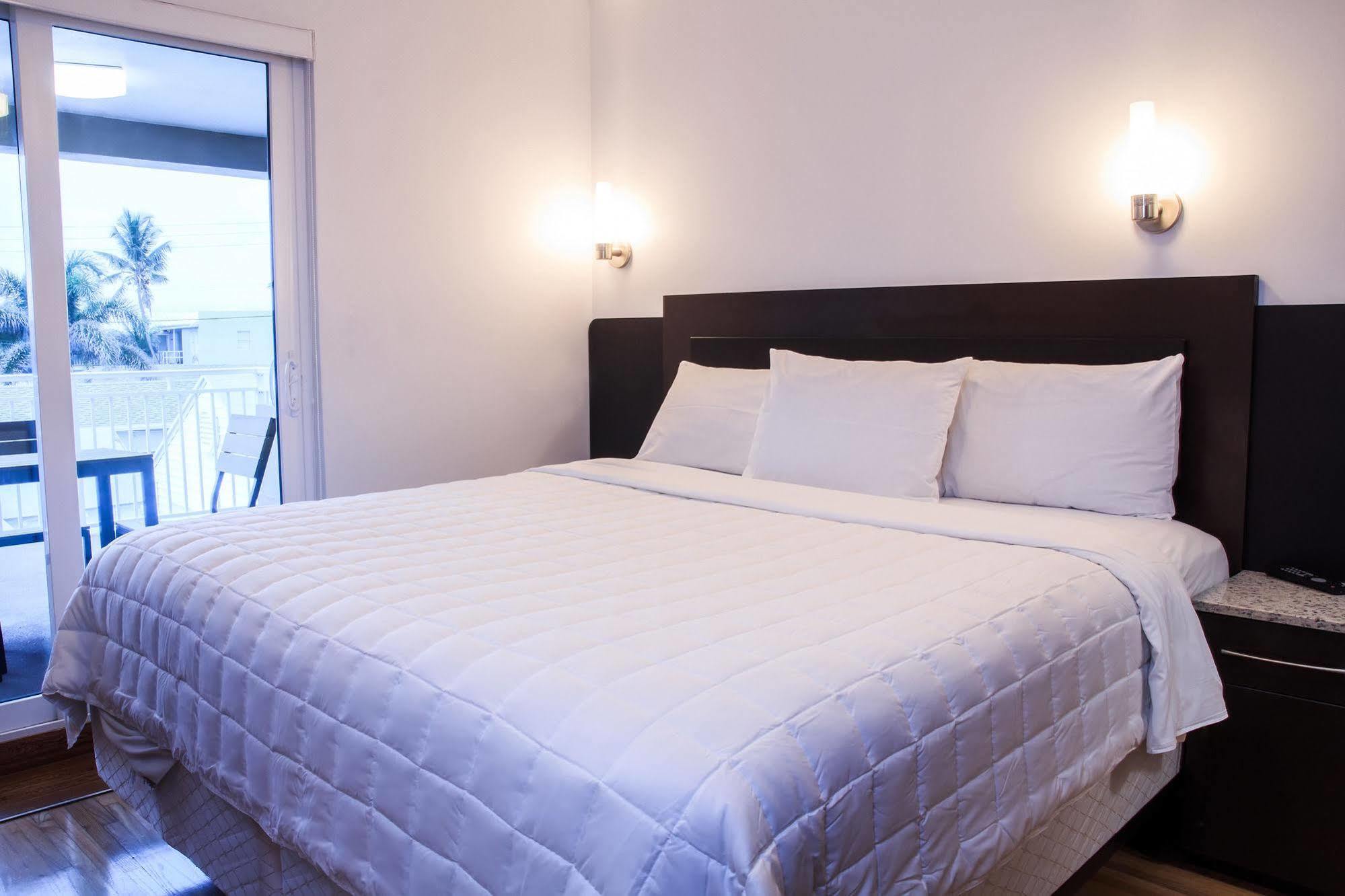 Caribbean Resort Suites Голливуд Экстерьер фото