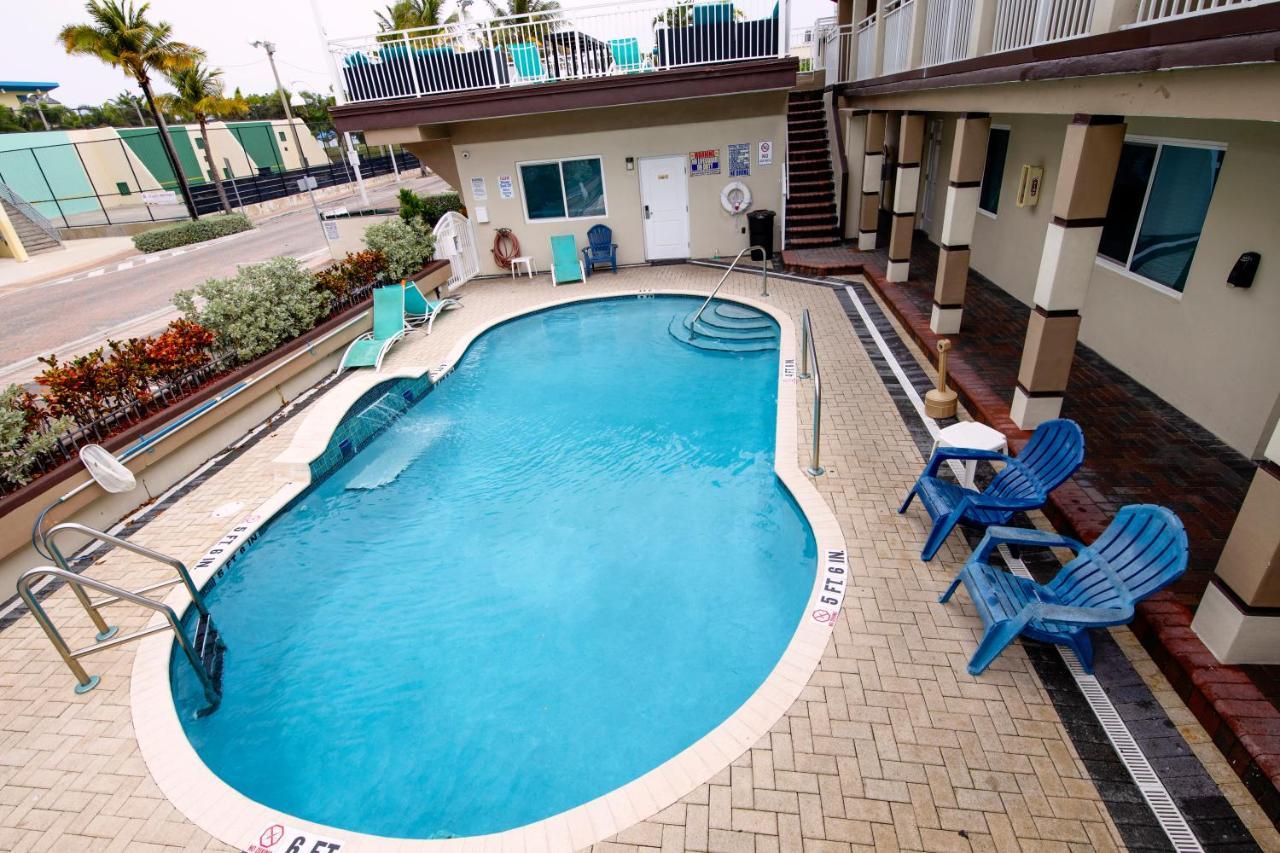 Caribbean Resort Suites Голливуд Экстерьер фото